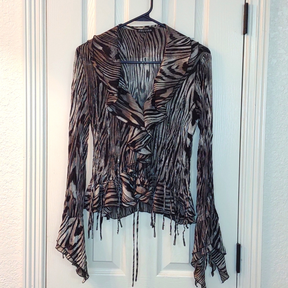 Gorgeous NEVER WORN gray & black blouse by Follies size small!